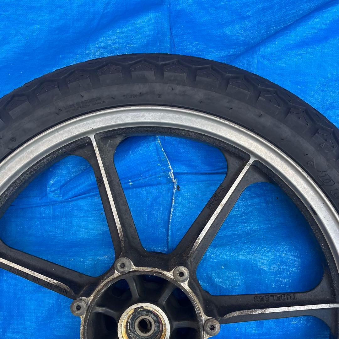 Kawasaki Z1000J タイヤ　フロントホイール