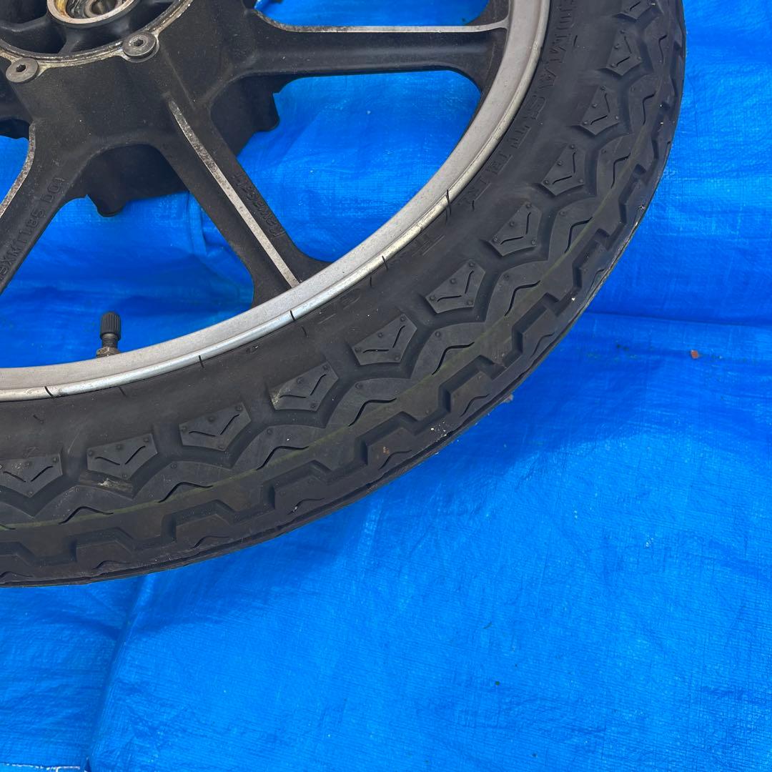 Kawasaki Z1000J タイヤ　フロントホイール