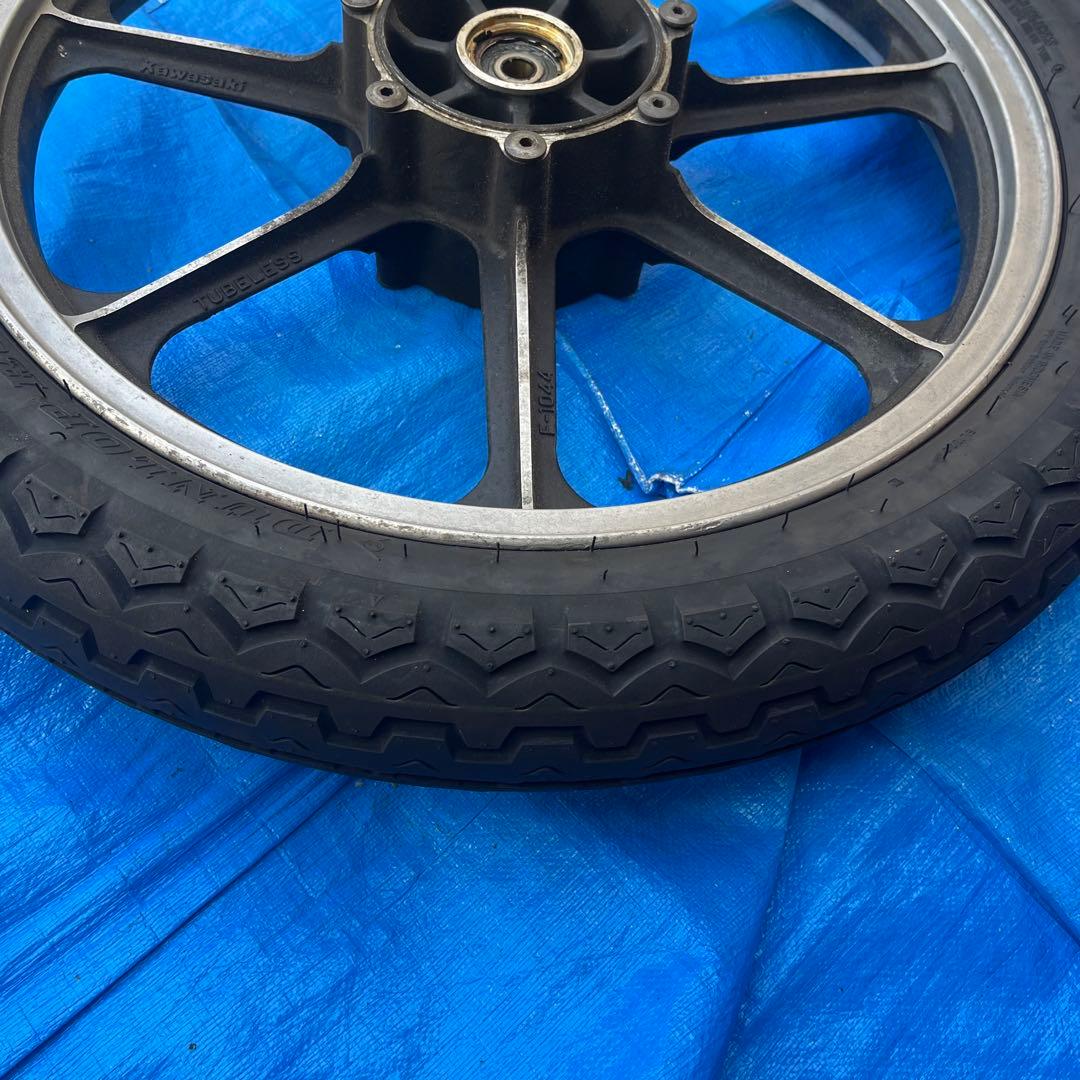 Kawasaki Z1000J タイヤ　フロントホイール