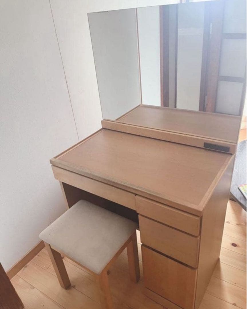 木製 ミラー付きドレッサー　ドレッサー鏡台　ナチュラル　木製　2口コンセント付き