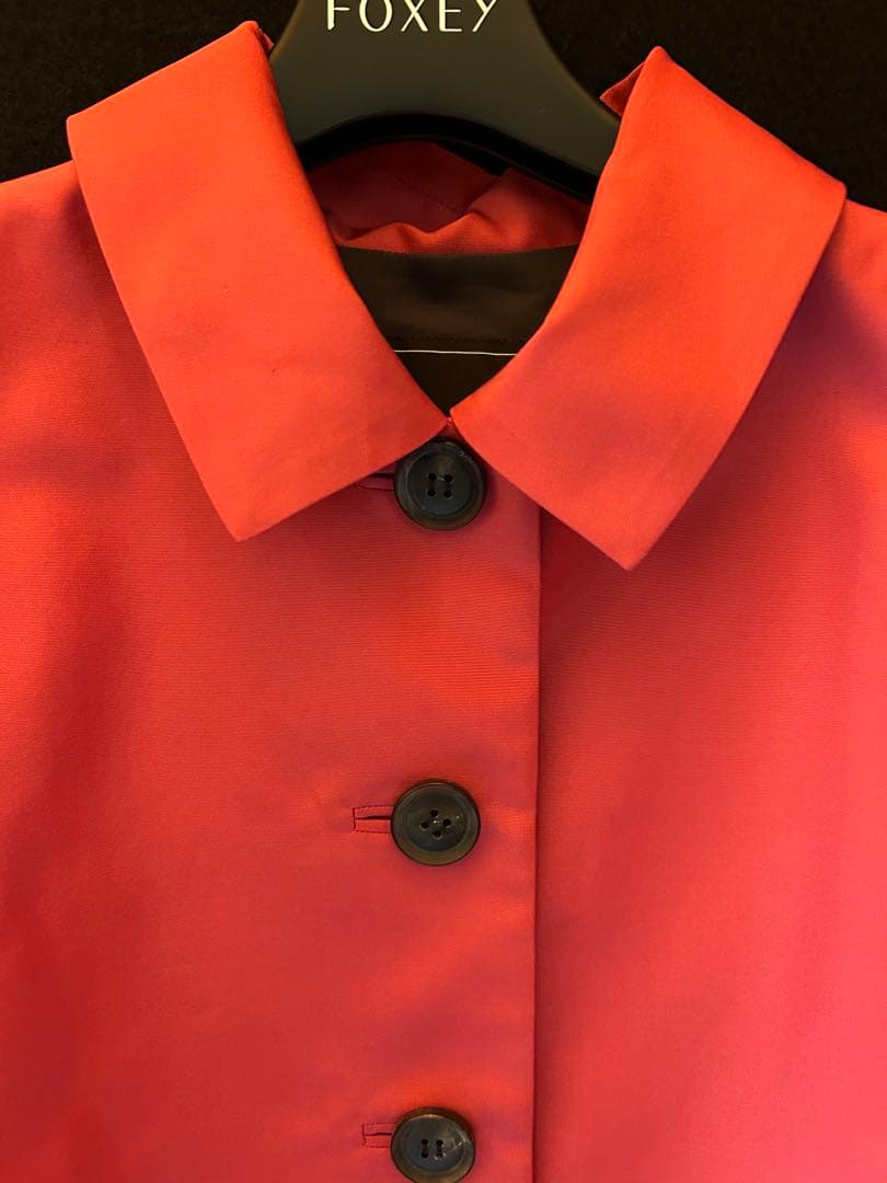 FOXEY 赤 トレンチコート