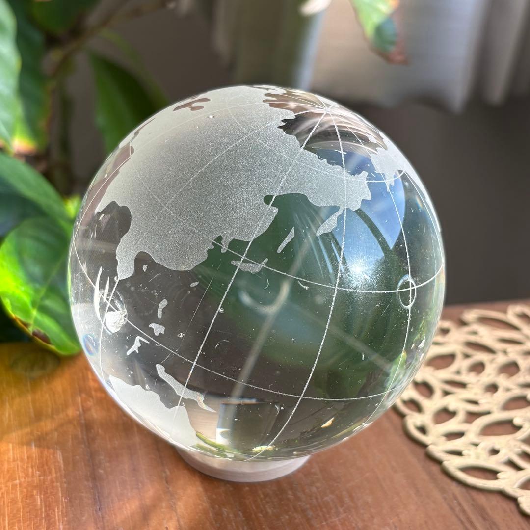 天然水晶 ブラジル産クォーツの地球儀 直径約8センチ