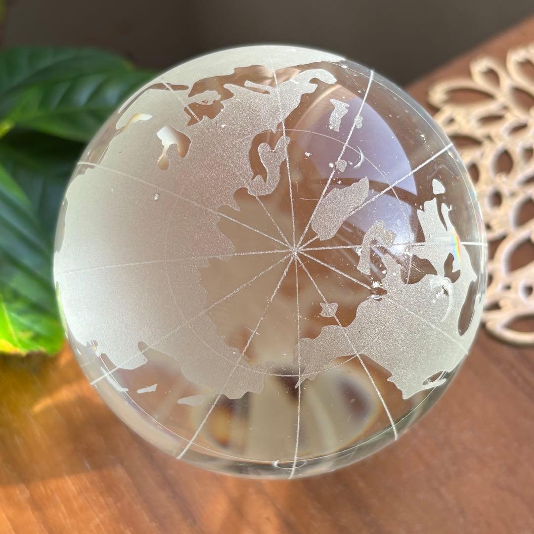 天然水晶 ブラジル産クォーツの地球儀 直径約8センチ