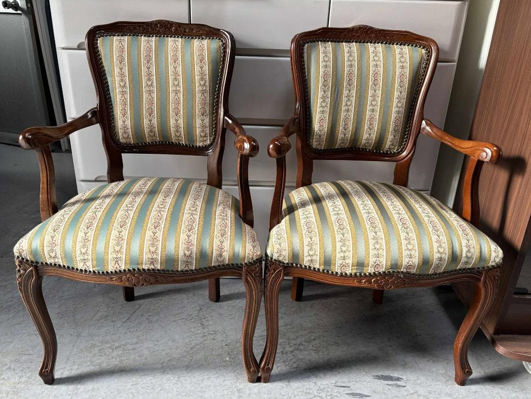 みーちゃんイタリア製 クラシックな緑とクリームストライプ 2脚椅子55cm