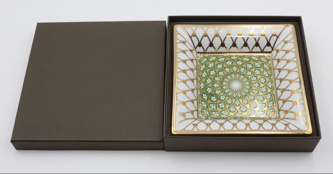 パテックフィリップ　スクエアトレイ　プレート　2017年　白い花　ノベルティ