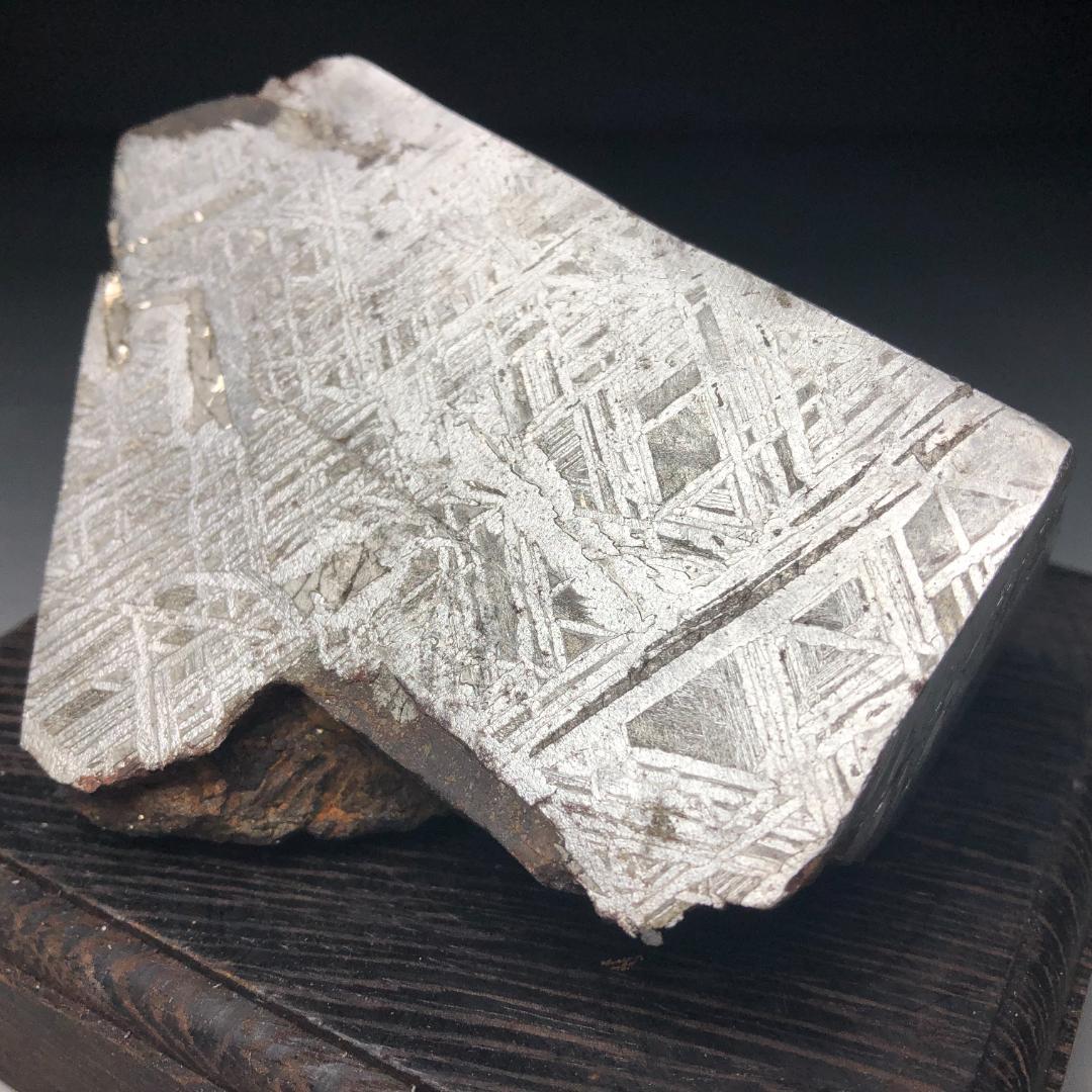 アルタイ隕石　大型隕石 鉄隕石　外皮付き隕石　ナチュラル　原石　重さ約1095ｇ