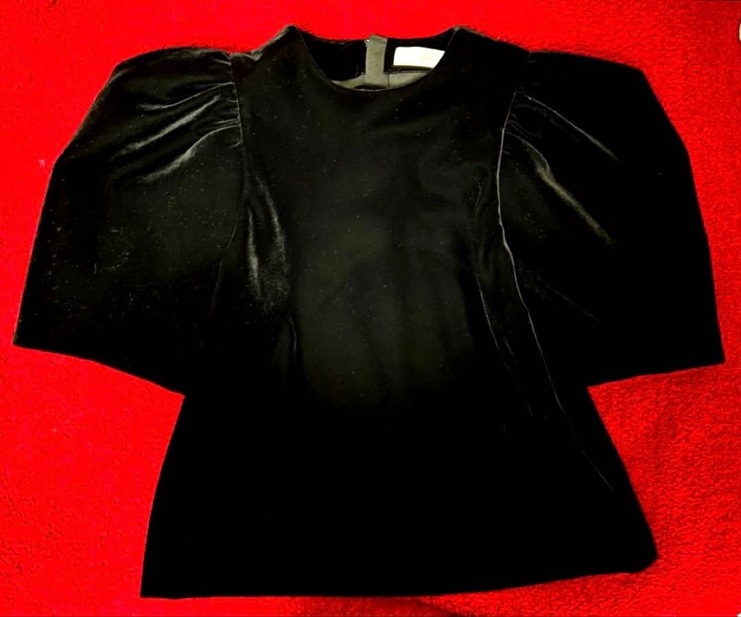 早い者勝ち Heve ヘイヴ パフスリーブ トップス 新品未使用 タグ付き