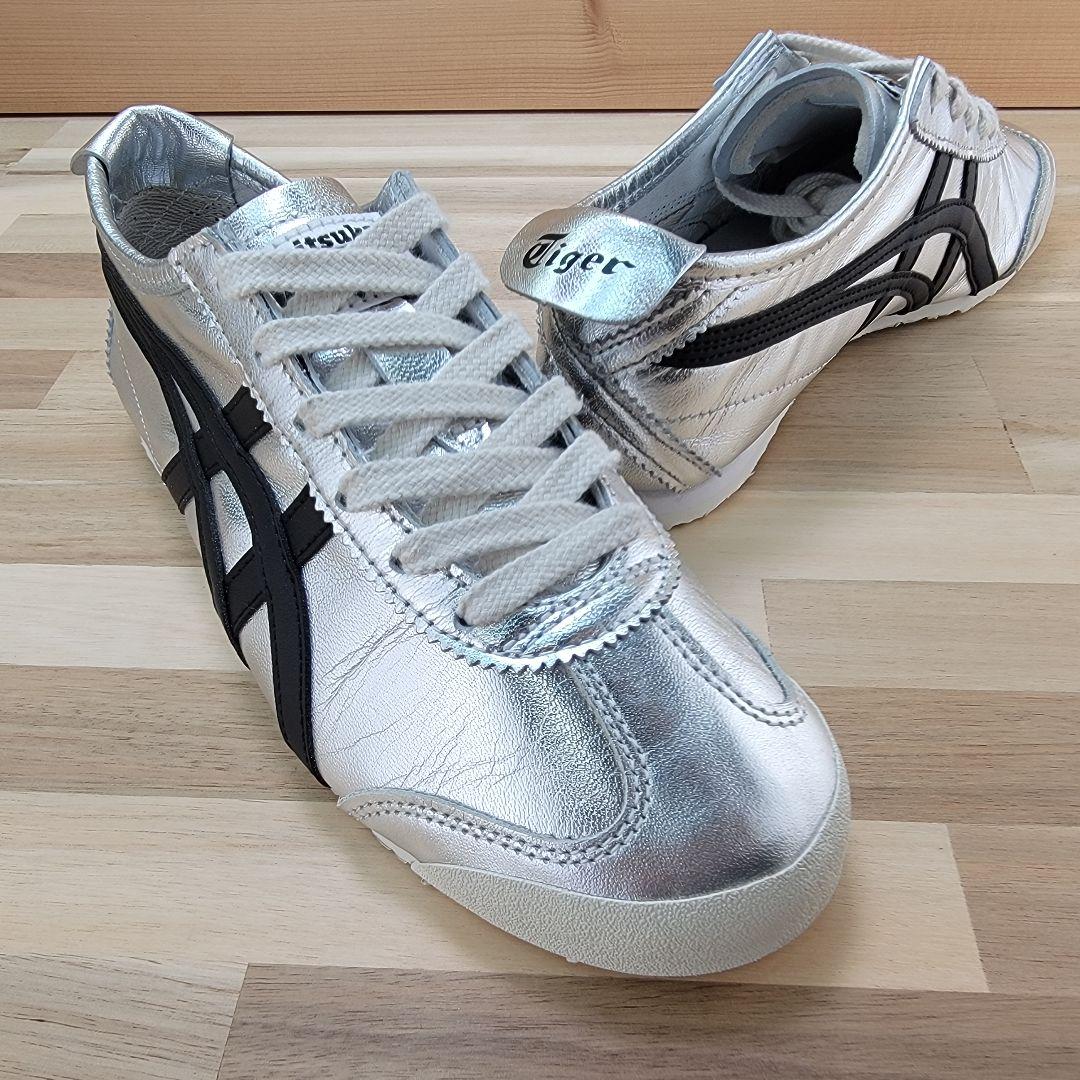 オニツカタイガー メキシコ66 シルバー/ブラック 23センチ