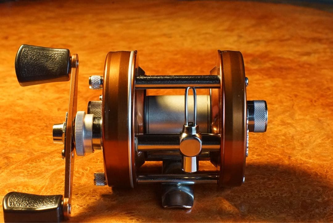 ABU アンバサダー 4000 D メンテ済 フレーム修正済