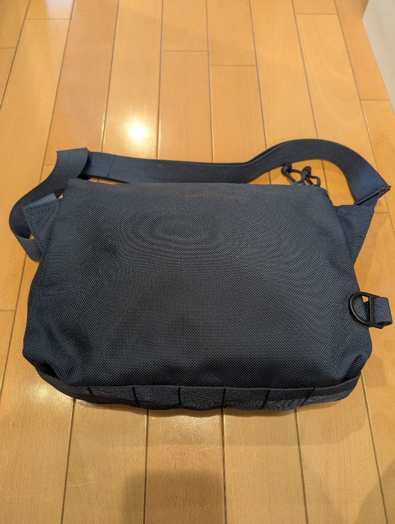BRIEFING ブリーフィング ビームス別注 メッセンジャーバッグ　ネイビー