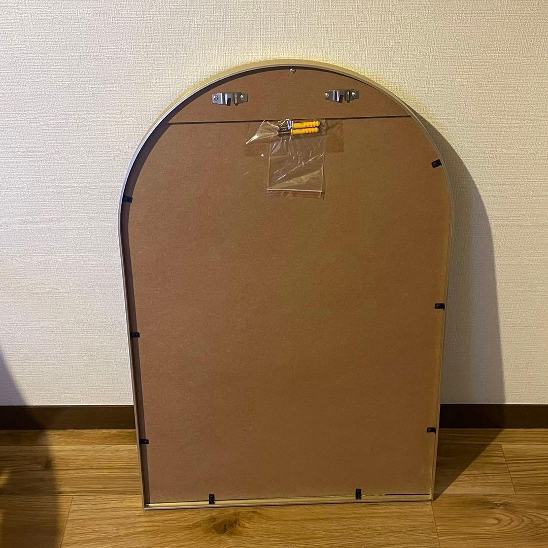 【インテリア】⁂アーチ型壁掛けミラー⁂淡いゴールドカラー⁂幅50cm高さ75cm