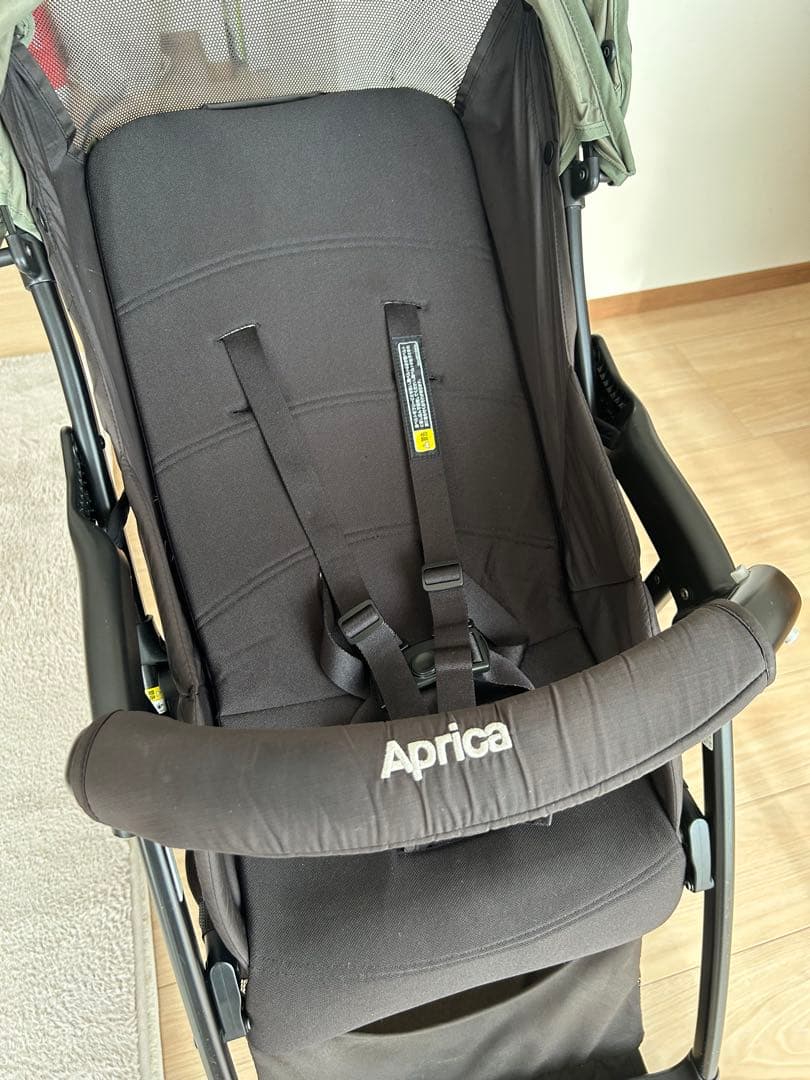 Aprica マジカルエアー　カーキ　B型ベビーカー