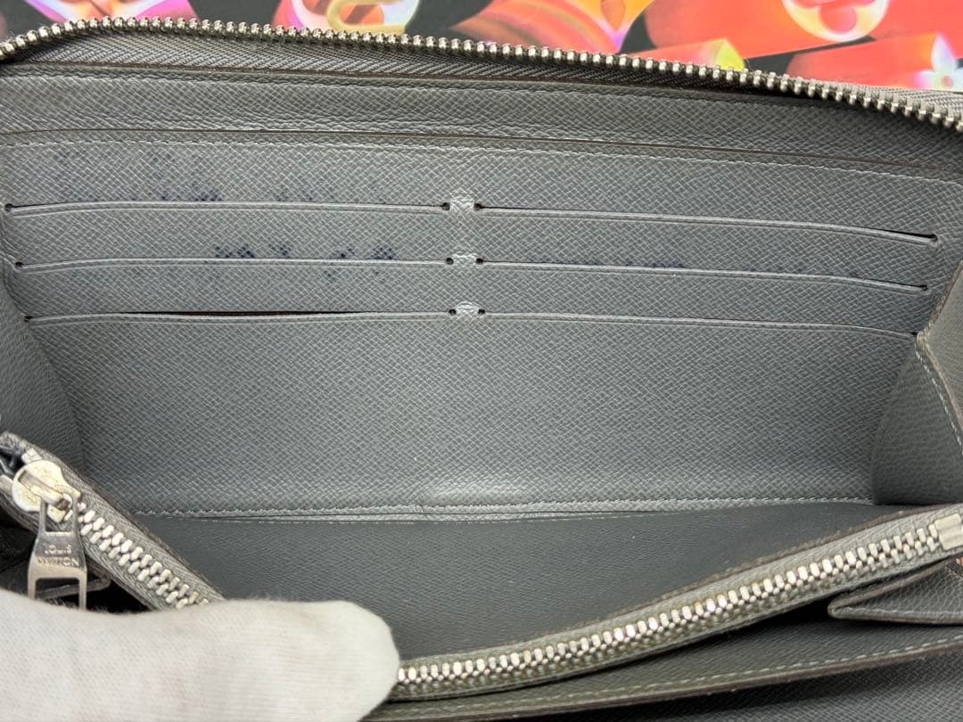 ルイヴィトン　タイガ　ジッピーオーガナイザー長財布　グレー系