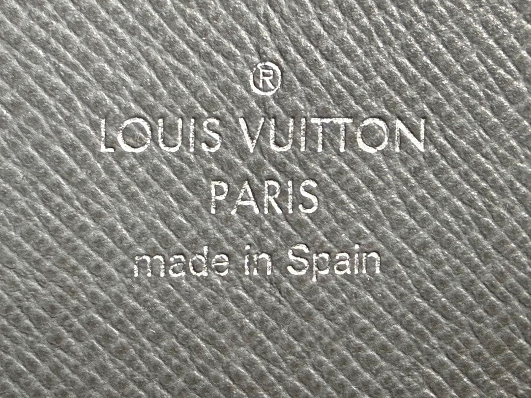 ルイヴィトン　タイガ　ジッピーオーガナイザー長財布　グレー系