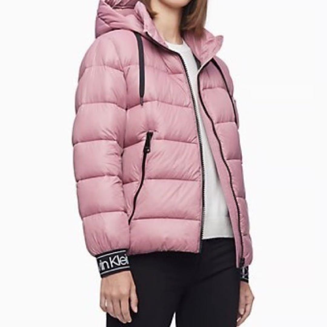   フード付きピンクダウンジャケット　Sサイズ