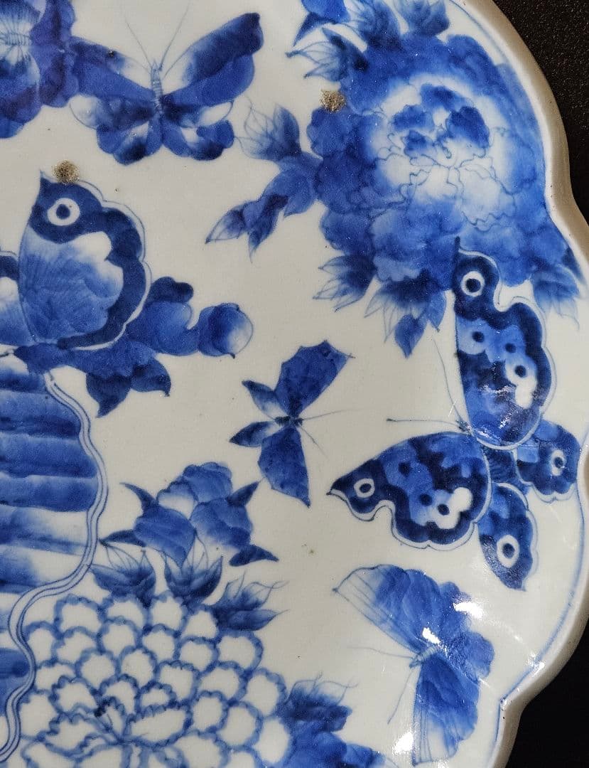 【上作品❗】江戸時代後期　古伊万里　染付　菖蒲に11蝶々図　輪花33.3cm大皿
