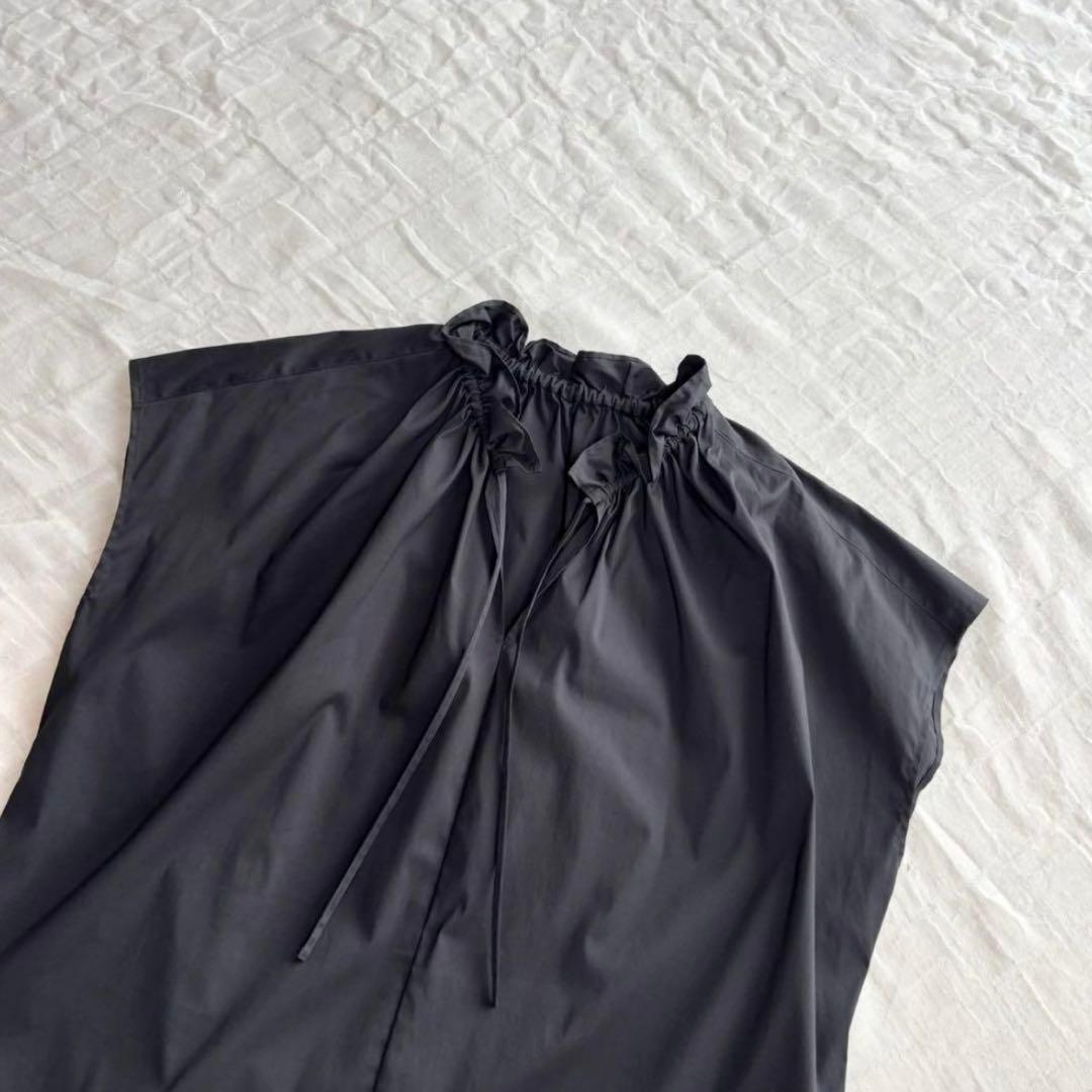 【新品未使用タグ付】 23区　 洗える ストレッチ フリルネックブラウス