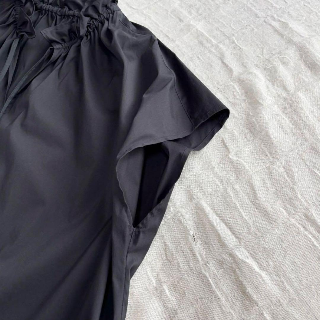 【新品未使用タグ付】 23区　 洗える ストレッチ フリルネックブラウス