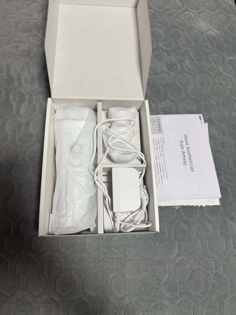 開封未使用品　光美容器  Aesthetician From Amway