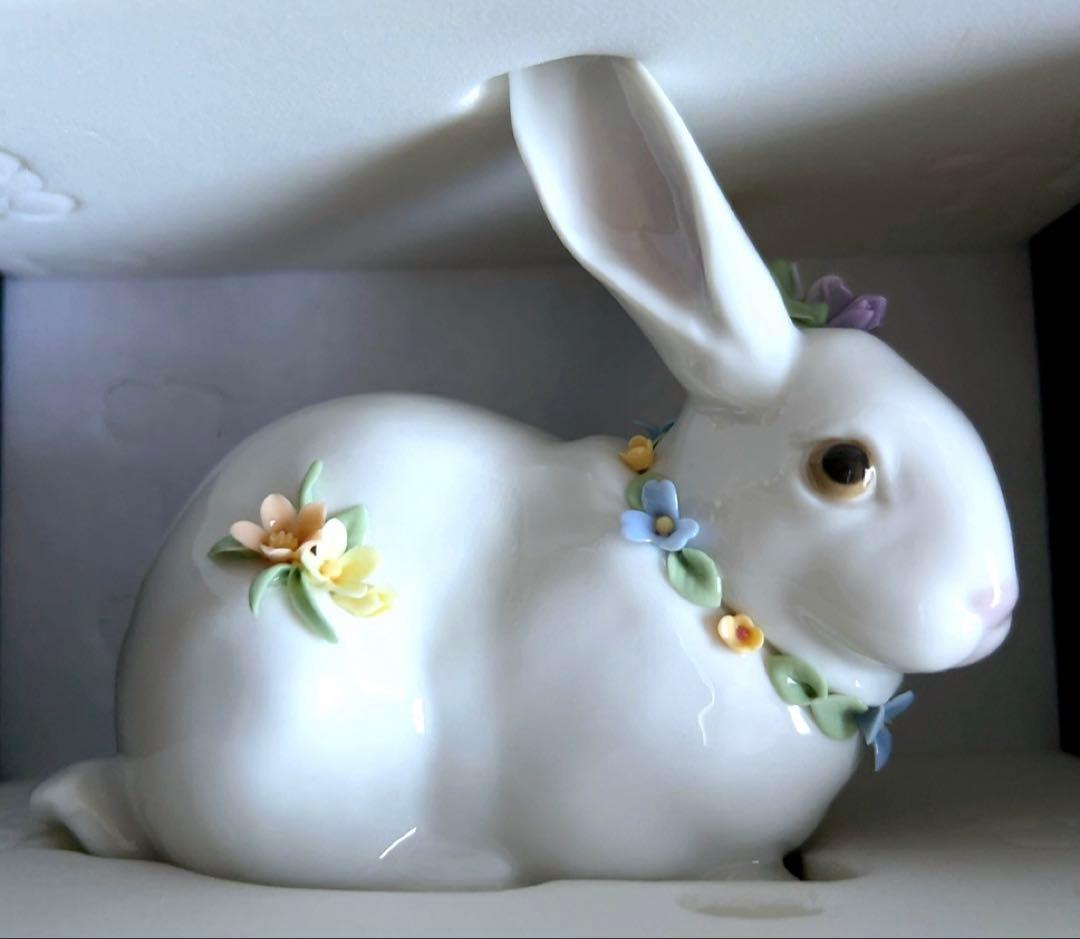 新品　リヤドロ　花飾りの白うさぎ