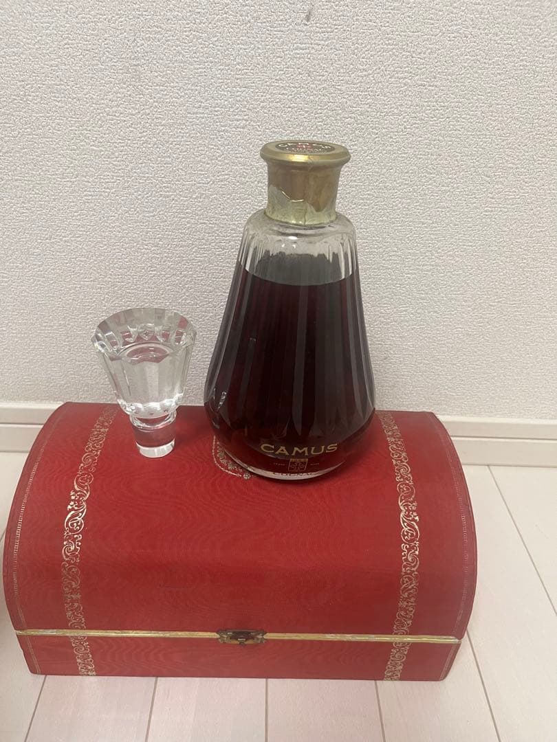 CAMUS コニャックとショットグラスセット