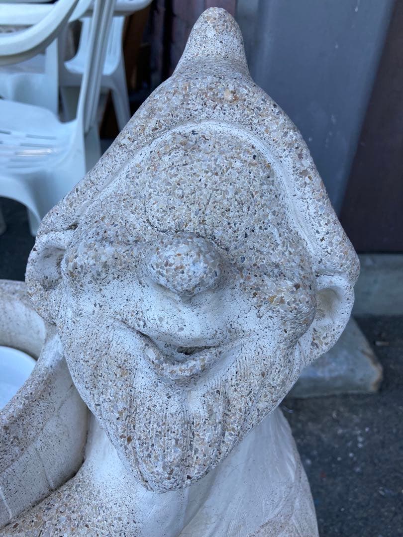 イタリア　ガーデンチェア　小人　ガーデニング雑貨アンティーク　ヨーロピアン風