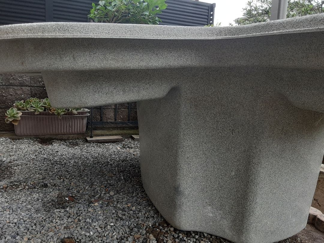 みかげ調プラ池