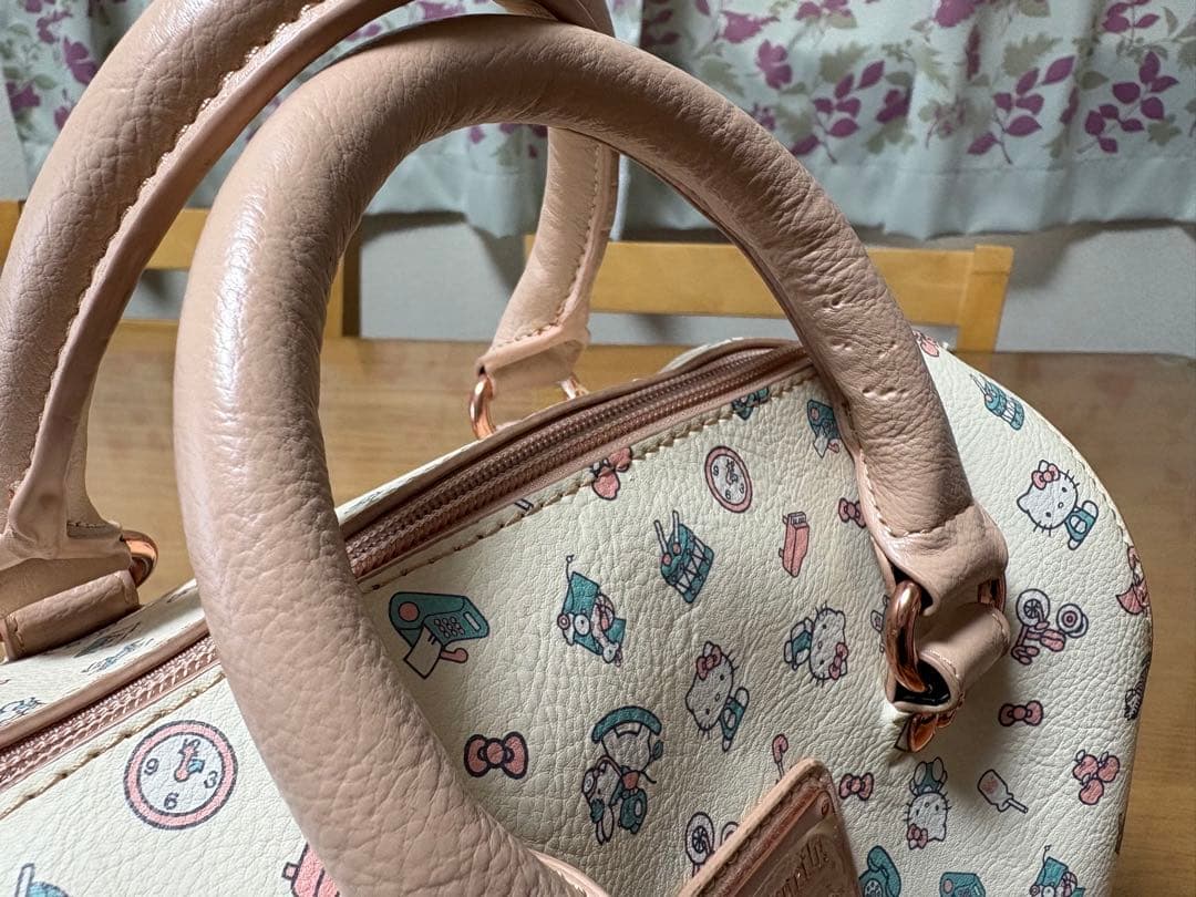 Loungefly Hello Kitty ハンドバッグ(レア商品)