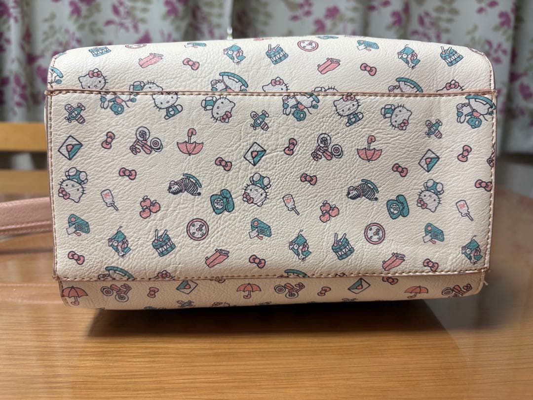 Loungefly Hello Kitty ハンドバッグ(レア商品)