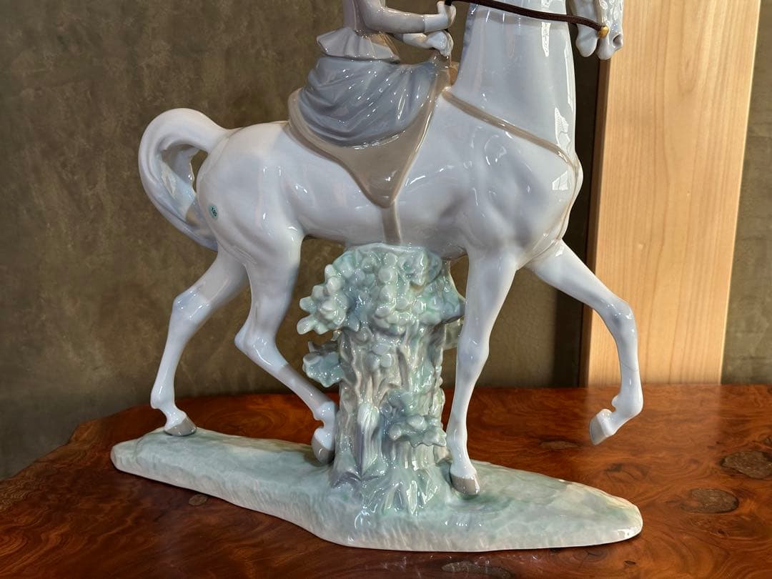 リヤドロ　『白い馬の少女』　フィギュリン　最終価格