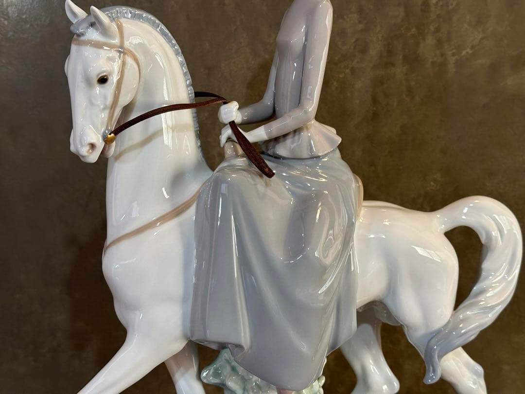 リヤドロ　『白い馬の少女』　フィギュリン　最終価格