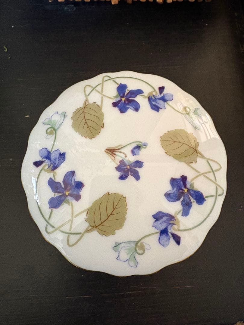 ハビランド　スミレ花柄陶器小物入れ