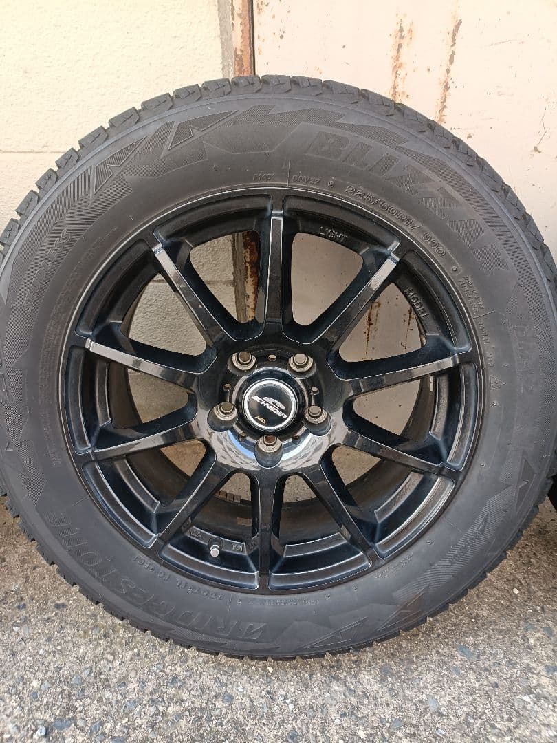 最終値下げ【送料込み】225/60R17スタッドレスBLIZZAK DM-V2②