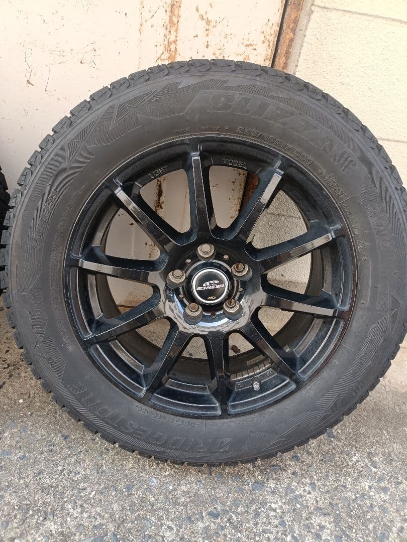 最終値下げ【送料込み】225/60R17スタッドレスBLIZZAK DM-V2②