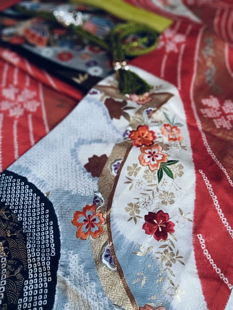 王道の古典色柄　振袖フルセット　朱赤　絞り　金彩　刺繍　美品　丈160 裄66