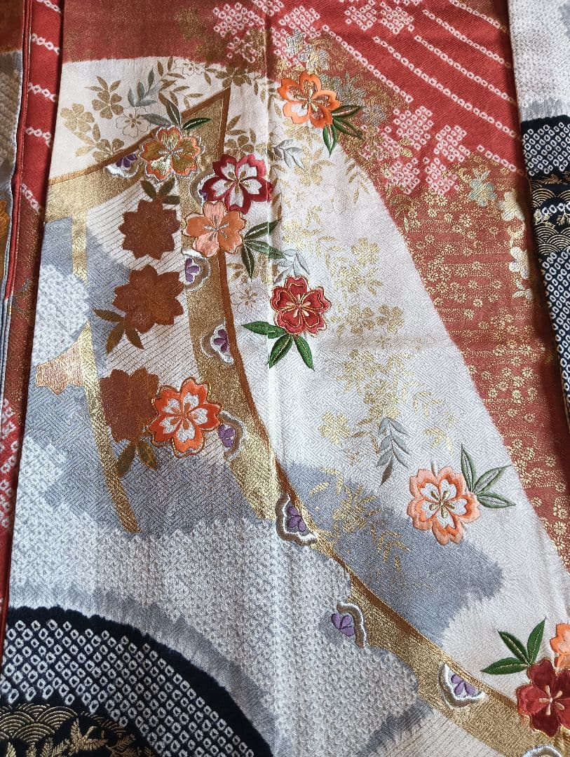 王道の古典色柄　振袖フルセット　朱赤　絞り　金彩　刺繍　美品　丈160 裄66