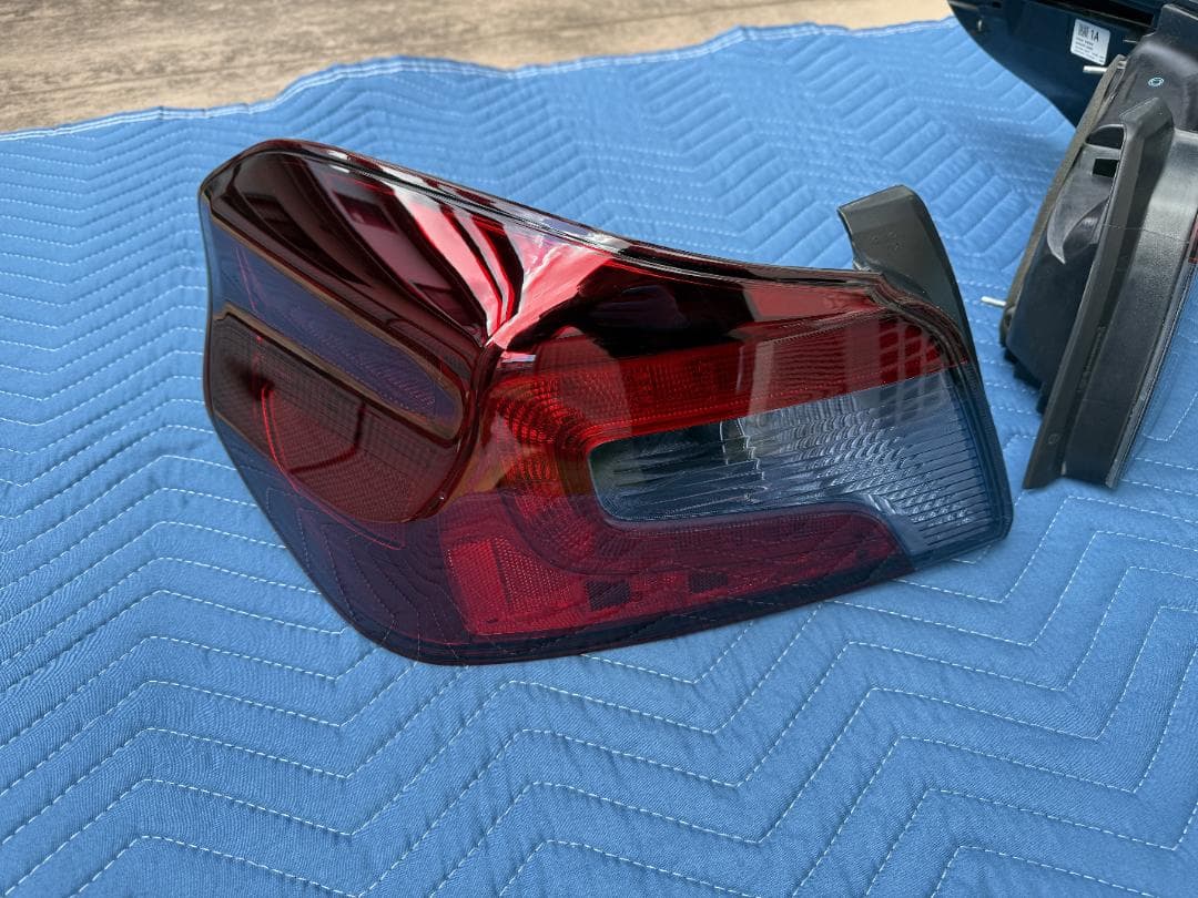 テールランプ スモークテール ティンテットクリア WRX STi 塗装後未使用