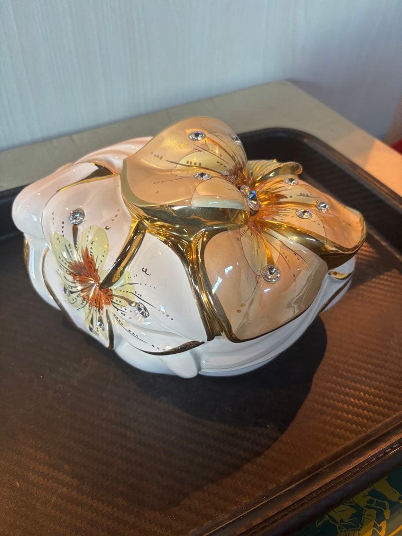 AHURA 花形陶器ボウル スワロスキー