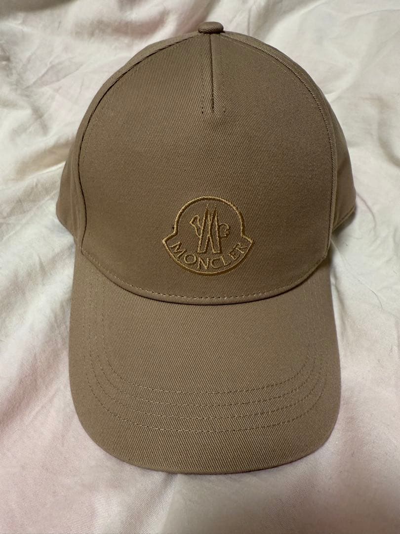 パ*ー様 MONCLER ベースボールキャップ ベージュ