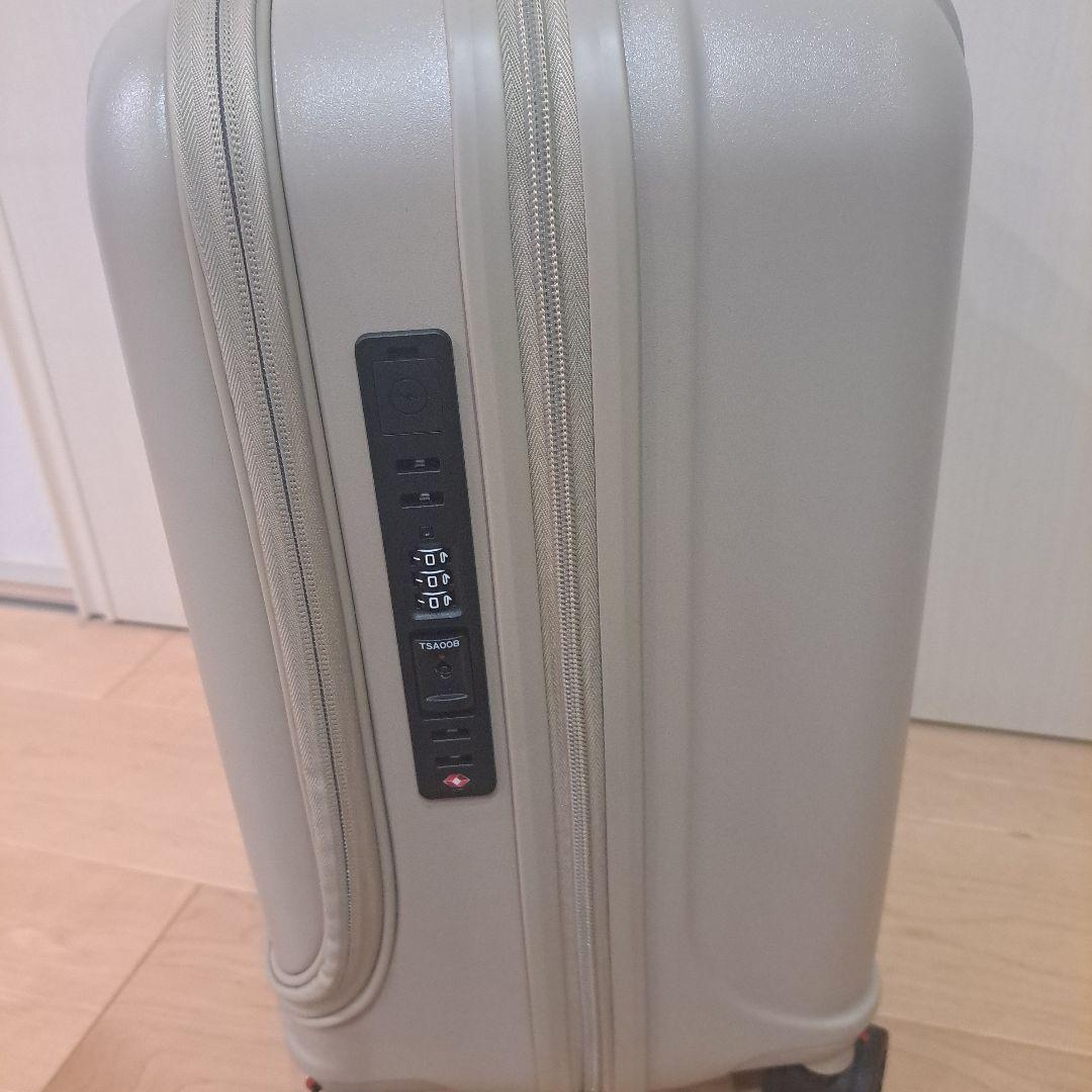 Proevo シルバーキャリーケース TSAロック付き