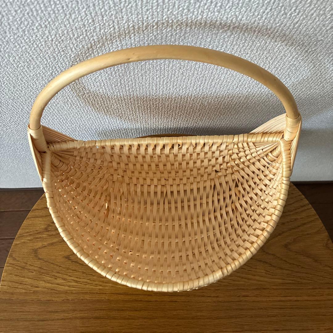 ラトビア　ウォールバスケット　壁掛けかご