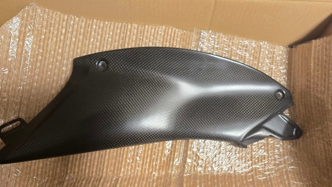 DUCATI Diavel用カーボンファイバー カウル　ドゥカティ　ディアベル