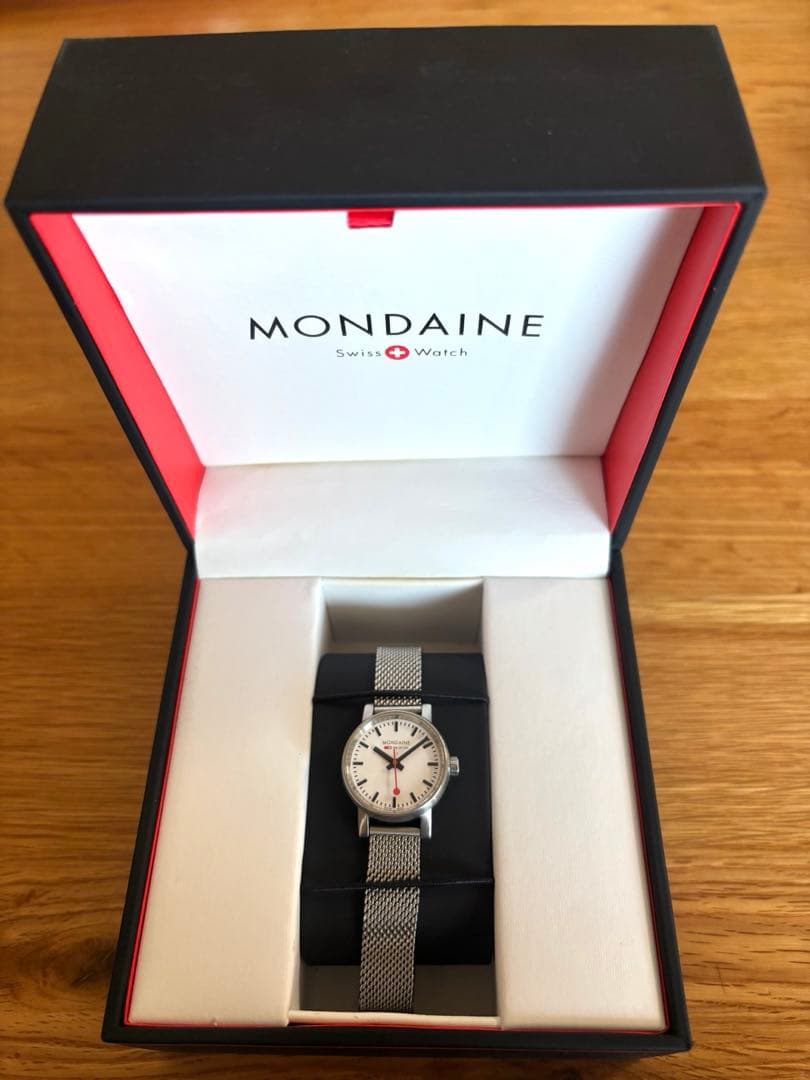 MONDAINE(スイス)クォーツ腕時計 メッシュバンド(男女兼用)