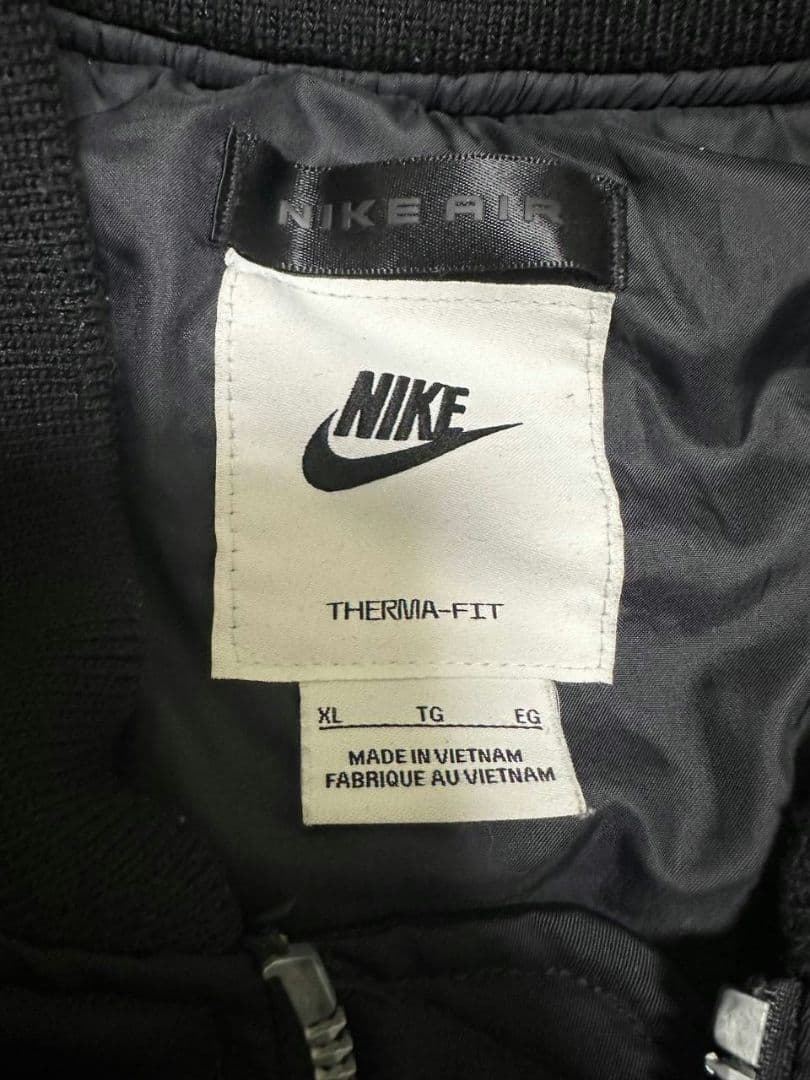 NIKE 背面ロゴ ボンバージャケット MA-1 メンズ 黒 短丈 ダウン