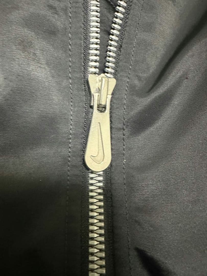 NIKE 背面ロゴ ボンバージャケット MA-1 メンズ 黒 短丈 ダウン