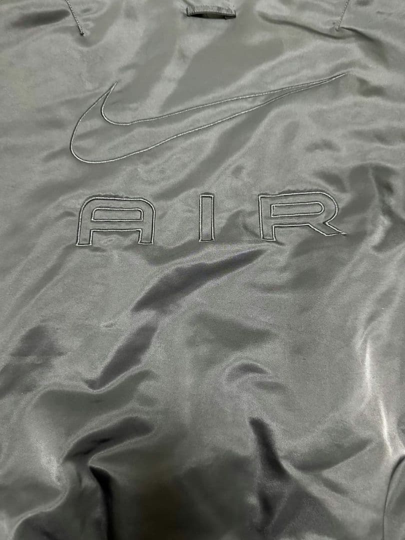 NIKE 背面ロゴ ボンバージャケット MA-1 メンズ 黒 短丈 ダウン