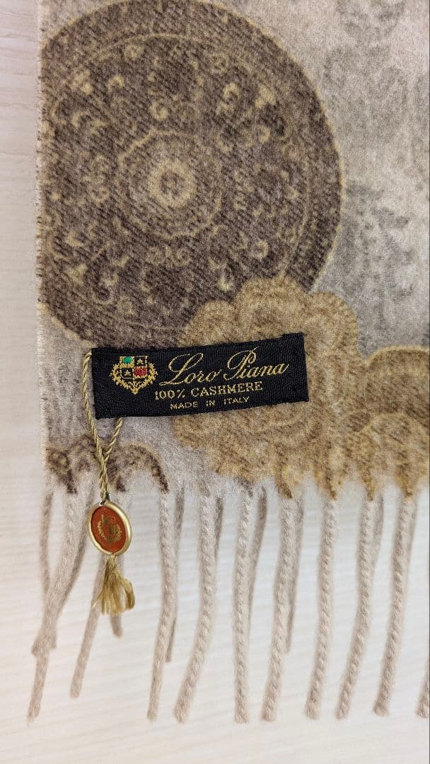 【謹賀新年】Loro Piana 100% Cashmere 　超美品