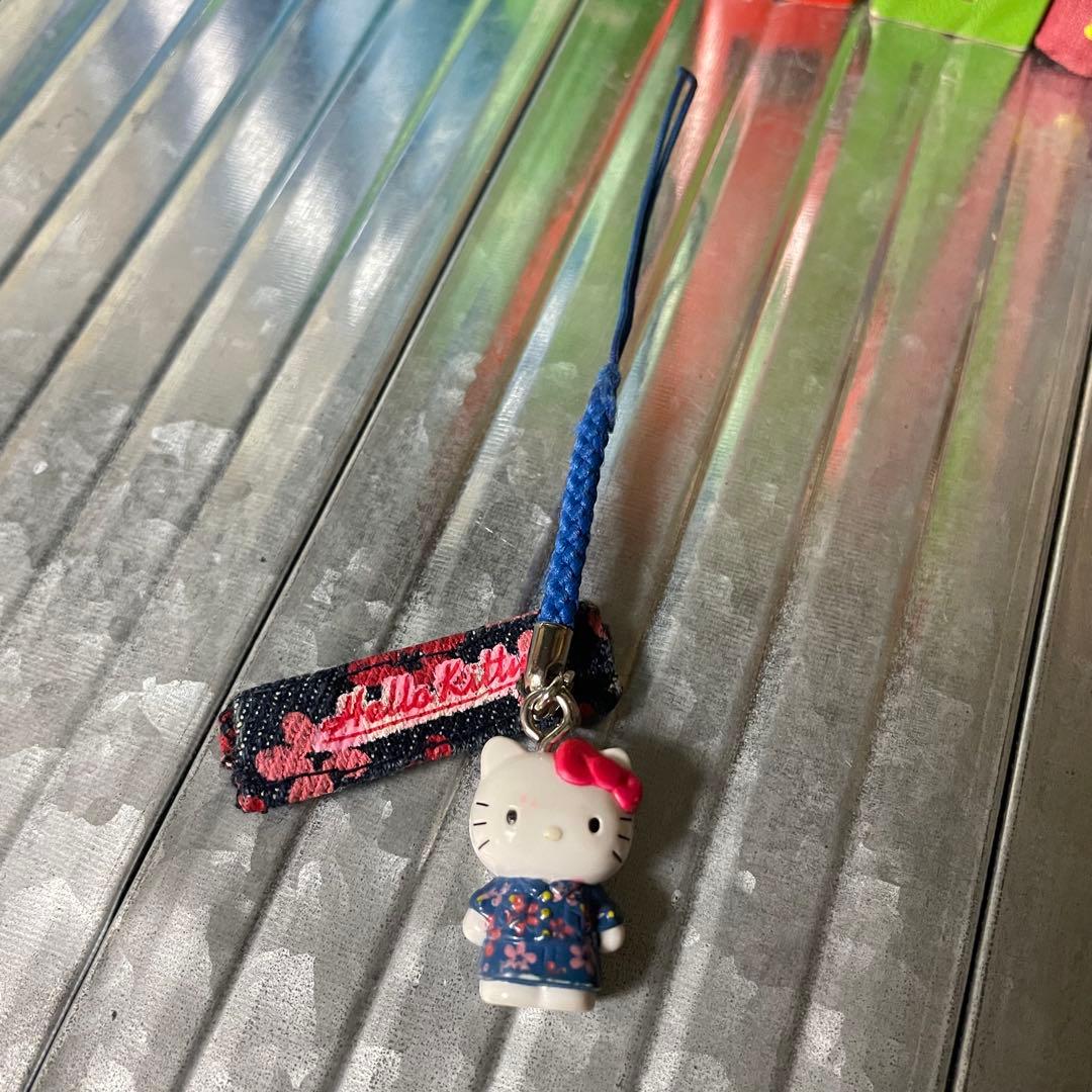 サンリオ ハローキティ デニム ハイビスカス デニムネツケストラップ 根付け