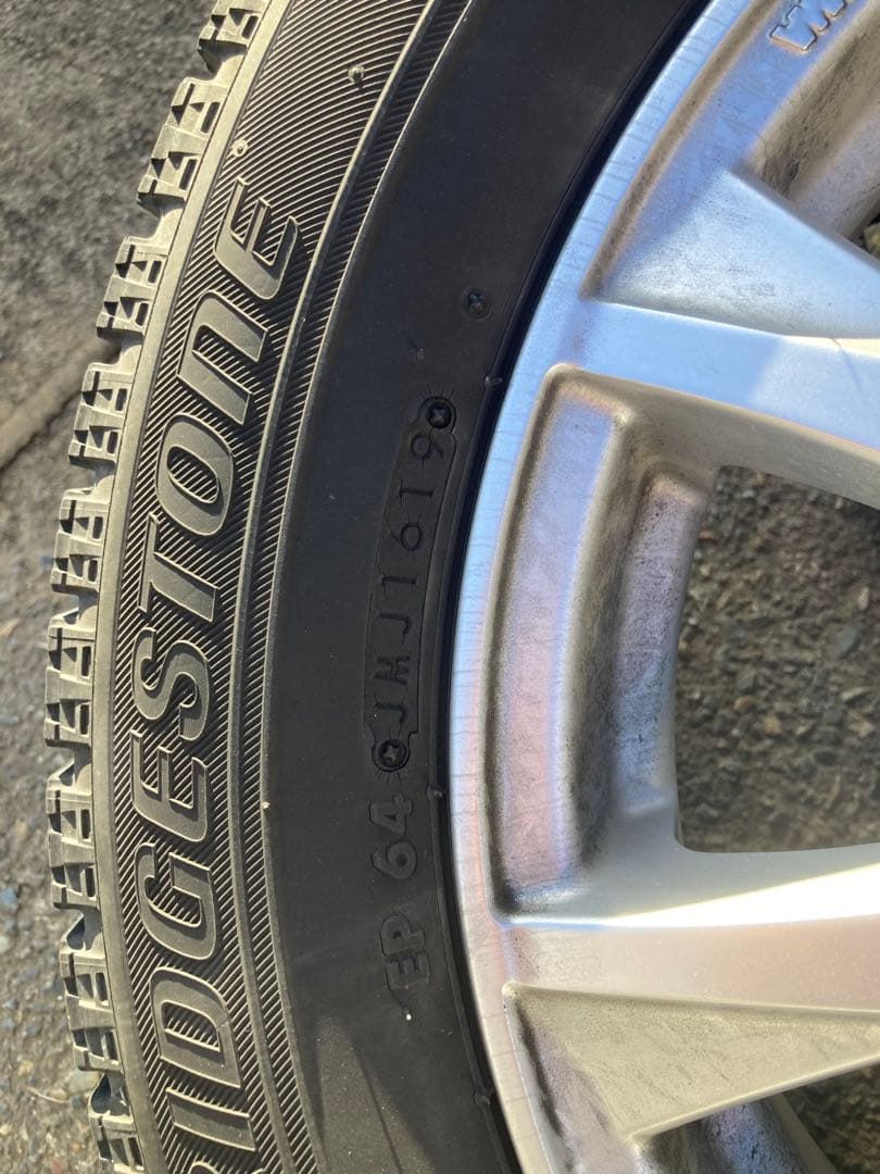 ブリザック VRX 15インチスタッドレスタイヤ4本セット送料込み