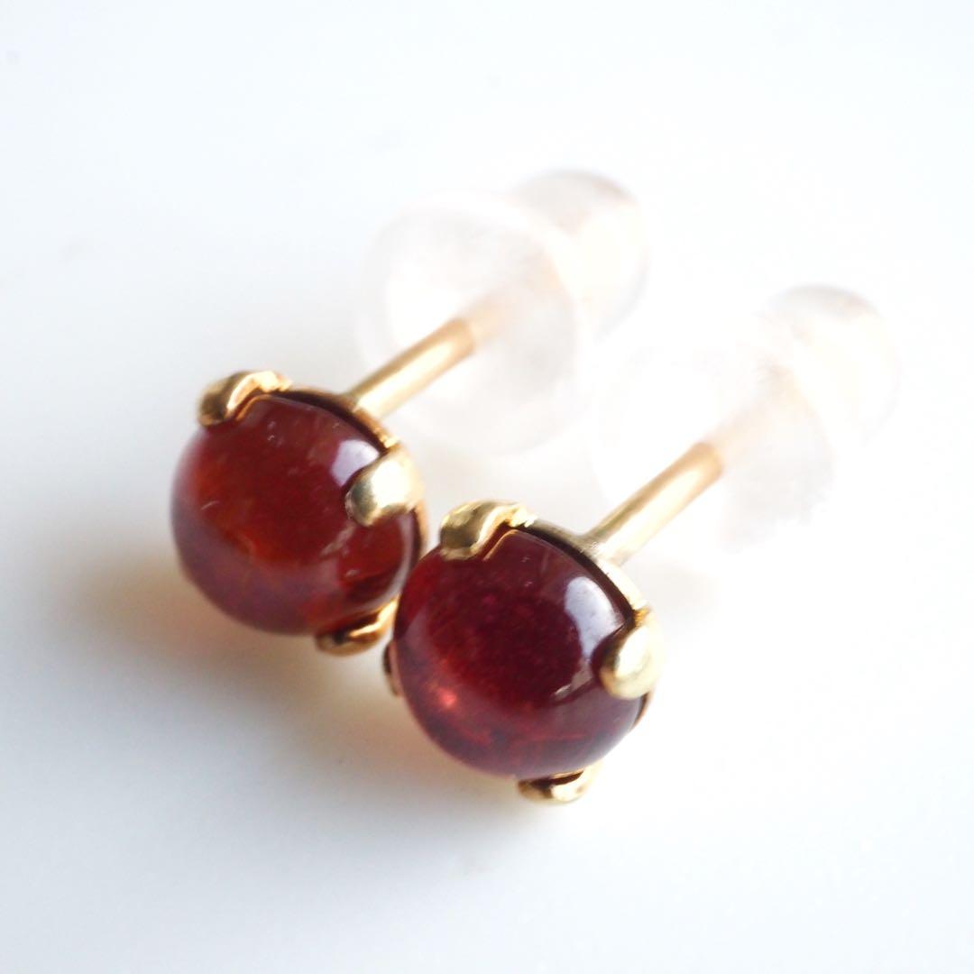 【Ruby】高品質ホワイトシェル(白蝶貝)ピカケピアス